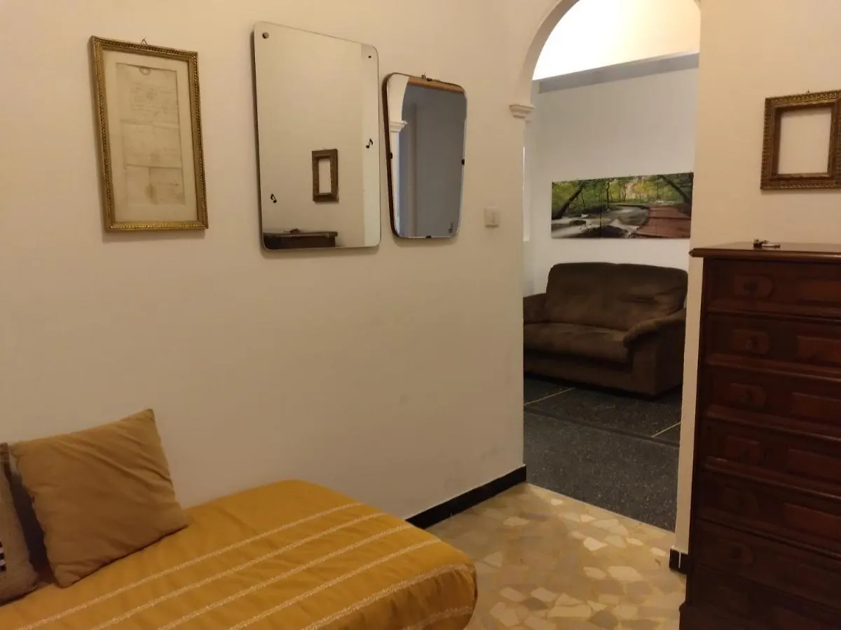 Apartamento Trilocale Cecilia'S Studio Génova
