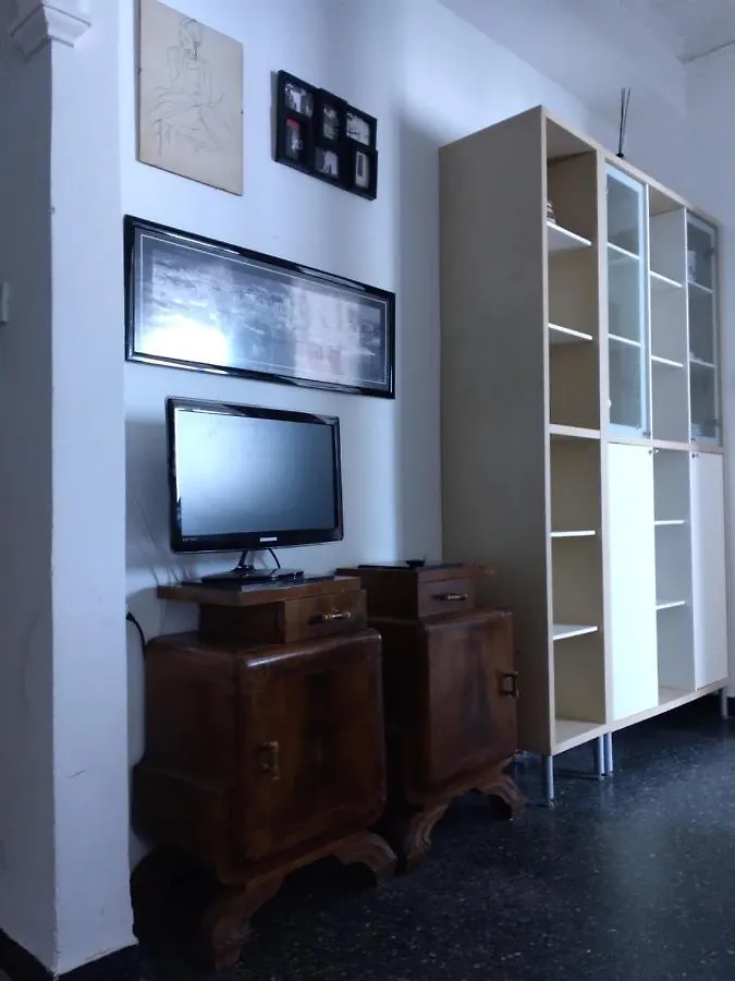 Apartamento Trilocale Cecilia'S Studio Génova Itália