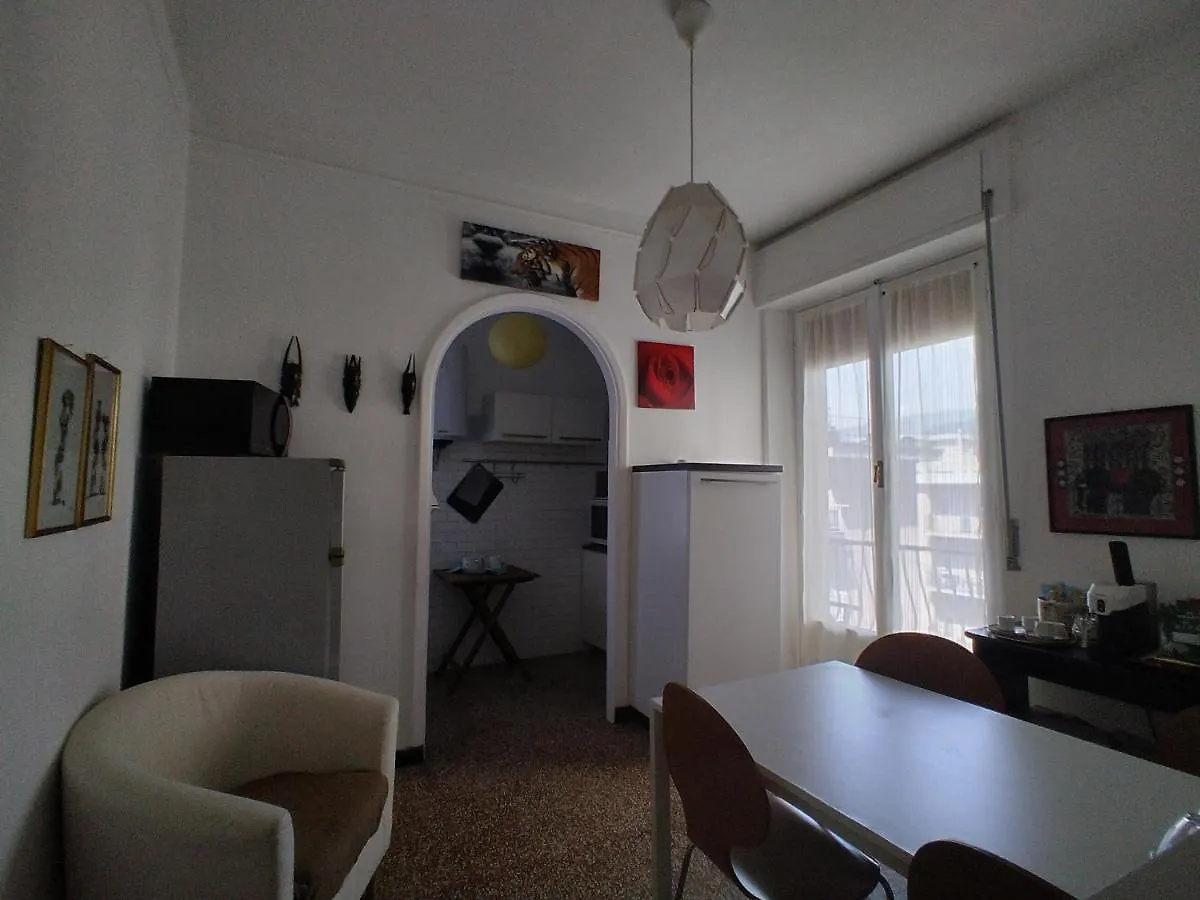 Trilocale Cecilia'S Studio Génova Itália